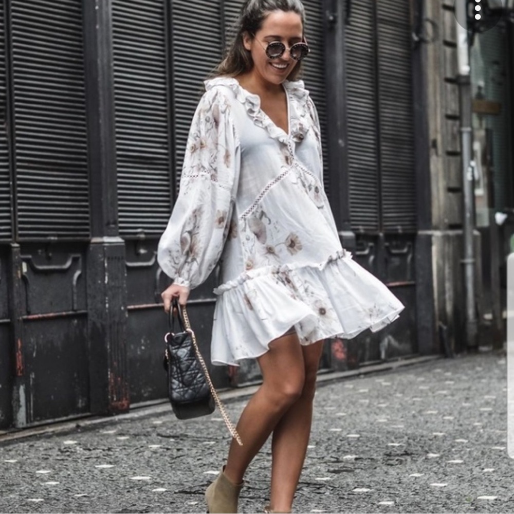 H&M Flounced Dress size 4 NWT white/ flowers boho style